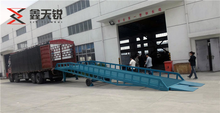 新余移动式登车桥