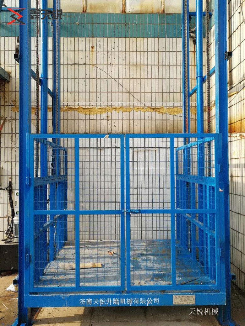 新余室外贴墙导轨式升降机